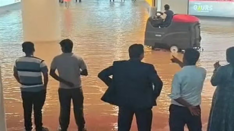 जेवर एयरपोर्ट की पहली भारी बारिश में जलभराव से मचा हड़कंप, AAP ने उठाए निर्माण और भ्रष्टाचार पर सवाल