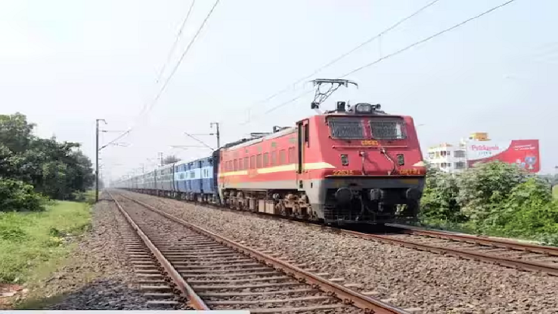 भोपाल से गुजरने वाली ट्रेनों का बदलेगा शेड्यूल, 16 ट्रेनें कैंसिल और 48 का रूट डायवर्ट; सफर से पहले देखें लिस्ट