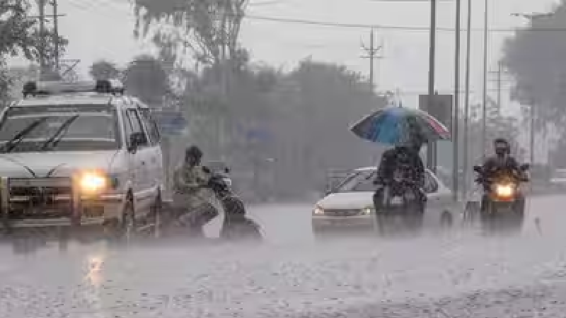 Bhopal Weather Today: भोपाल में बारिश के आसार बरकरार तापमान रहेगा नीचे जानिए आज कैसा रहेगा मौसम