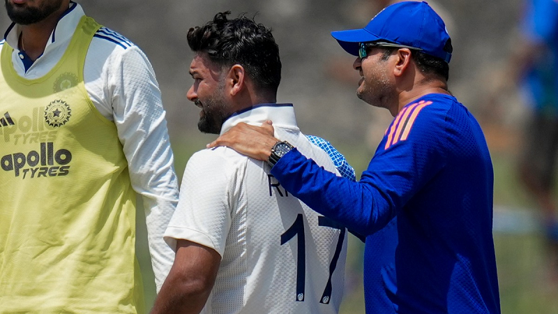IND vs SL: ऋषभ पंत की चोट ने बढ़ाई टीम इंडिया की टेंशन, कंधे पर लगी गेंद के बाद नहीं कर सके विकेटकीपिंग; चौथे दिन वापसी की उम्मीद