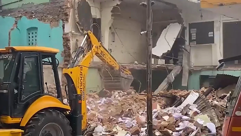 सरकारी जमीन पर अवैध घोषित मस्जिद हटाई गई, सहारनपुर में पीएसी और आरआरएफ तैनाती के बीच प्रशासन ने कार्रवाई की