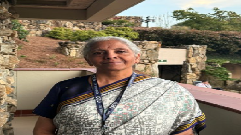 ग्रोथ के आंकड़ों पर सियासत गर्म, निर्मला सीतारमण बोलीं भारत की अर्थव्यवस्था को मृत कहना करोड़ों मेहनतकश भारतीयों का अपमान